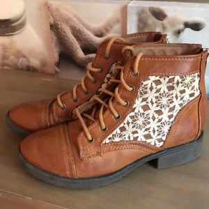 Girls Sz:2 Steve Madden Booties